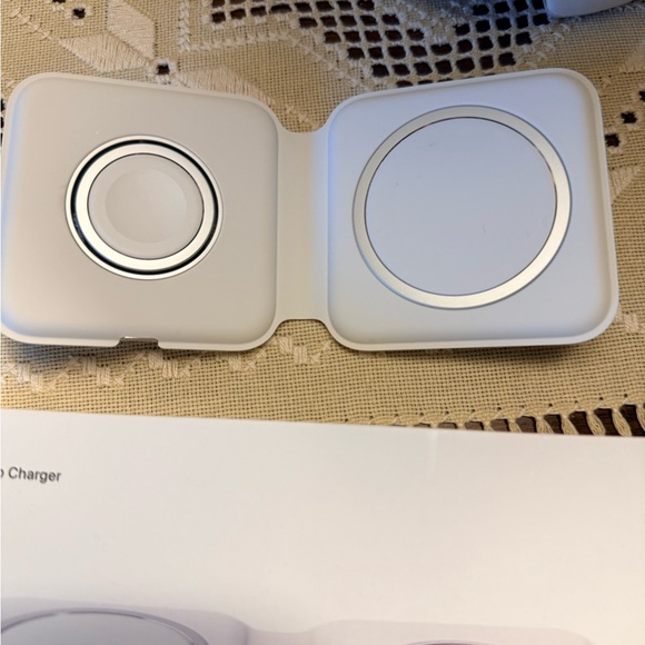 Apple MagSafe Duo Charger. Authentic Apple product. Like New condition. White - Picture 14 of 16